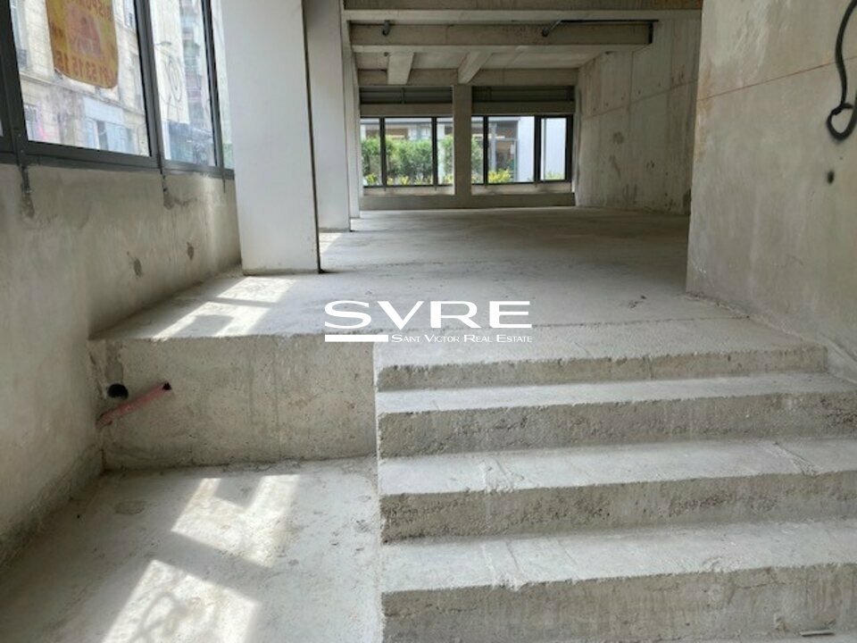 209229772_13_001698_4