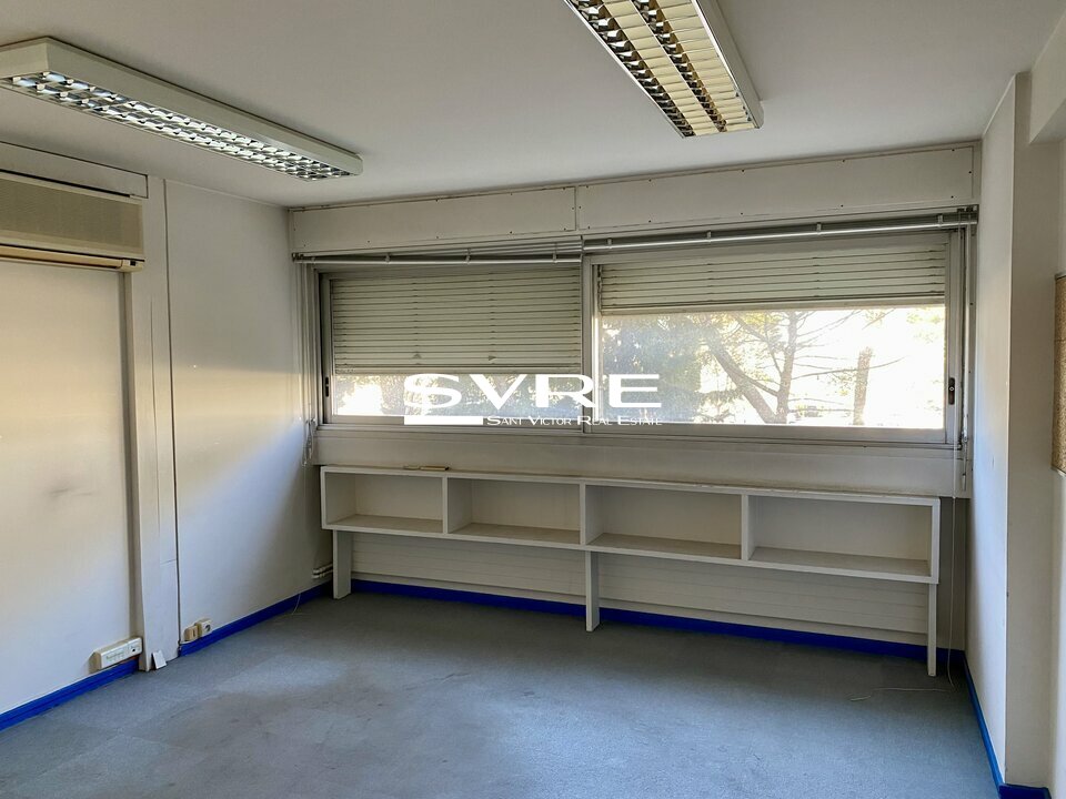 551229143_13_001808_3