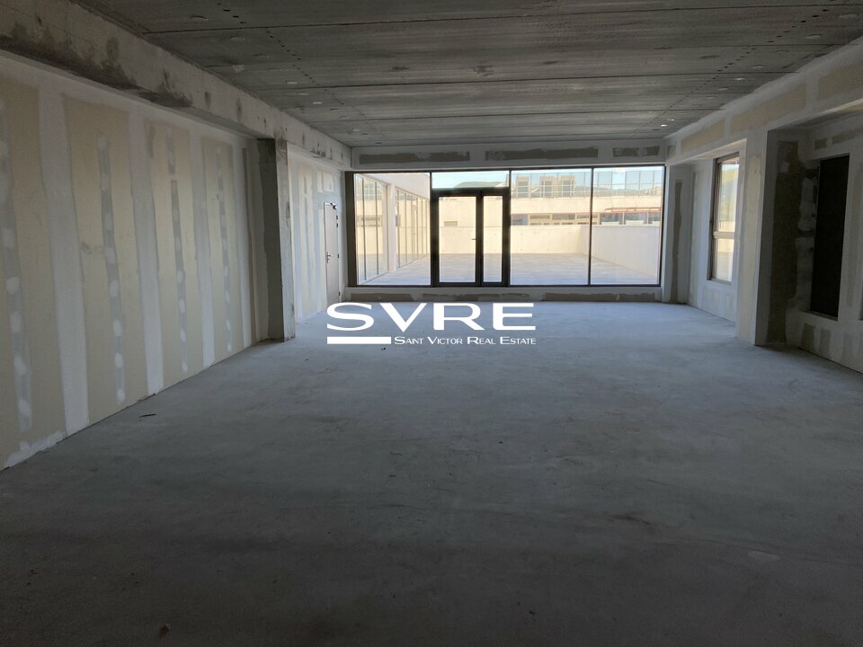 733660703_13_001749_4