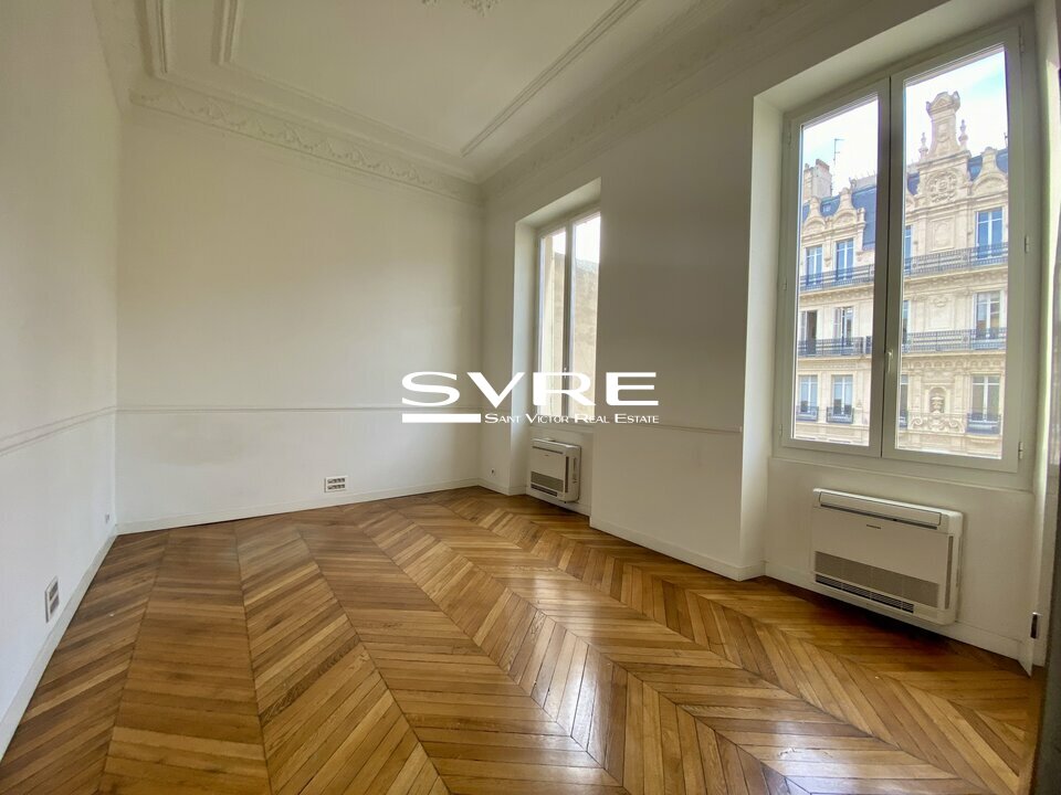 794972999_13_001826_10