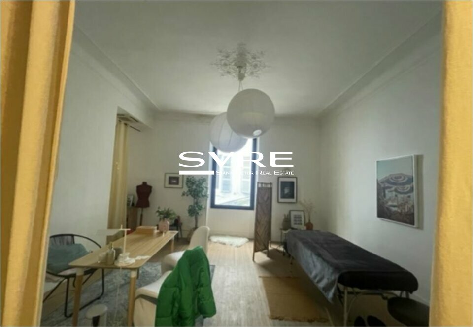 967701773_13_001781_9